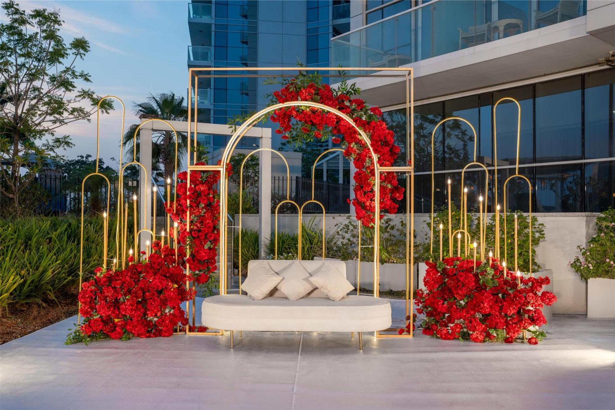 Radisson Dubai Damac Hills Exterior foto